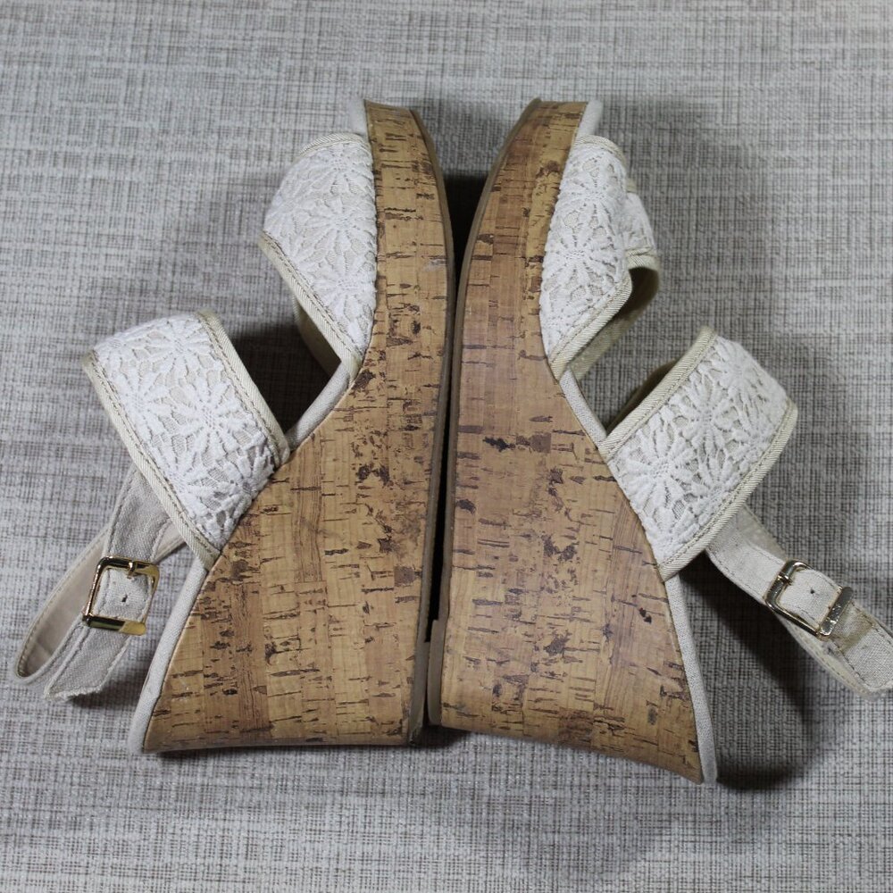Pop Eugena White Flower Lace Cork Wedge Sandals - LIKE NEW - Picture 4 of 6